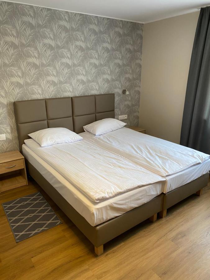 Gracja Bed & Breakfast Warsawa Bagian luar foto